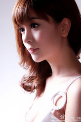 组图：华娱卫视主持人温婷茹28张微博美图集锦