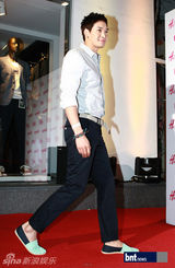 组图：SJ少女时代等明星出席某服饰品牌活动