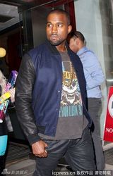 组图：卡戴珊火速搭上坎耶韦斯特 结伴逛街被拍