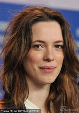 幻灯图集：《房东与租客》记者会 三美女竞艳