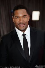 组图：85届奥斯卡红毯-斯特拉汉硬汉亮相