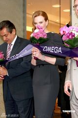 高清图集：妮可-基德曼现身香港 黑裙高贵大秀美胸