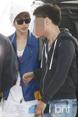 组图：SuperJunior SISTAR等便装亮相机场