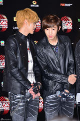 高清组图：韩团EXO等出席2012MAMA颁奖礼发布会