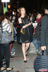 组图：陆川戴立忍曾宝仪等现身张震婚礼