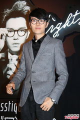 组图：方大同挑战红馆 邀绯闻女友薛凯琪同台