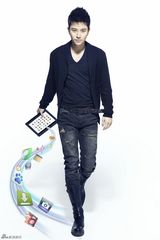 组图：贾乃亮登封面展完美棱角 称收获不是偶然