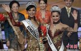 组图：2013印尼小姐新鲜出炉 环球小姐现身助阵