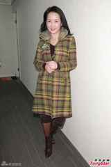 组图：黄芷晴望母亲节前出院 姜皓文慰问黄日华