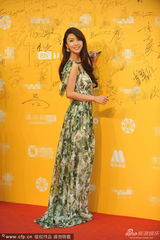 组图：《闺蜜》双娇薛凯琪陈意涵拥吴建豪