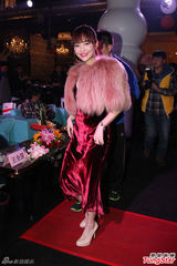 组图：金莎瘦身成功秀性感曲线欲转型