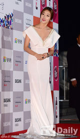 高清图：韩青龙奖金惠秀爆乳 女星裸露全身纹身