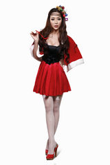 组图：江伊涵拍圣诞节写真 尽显俏皮可爱