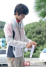 组图：韩星赵仁成朱元出席龙仁物流中心竣工仪式