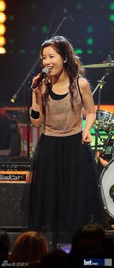 组图：韩国歌手朴基英Koonta出演尹道贤节目展歌喉