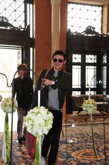 高清组图：王学兵孙宁办典雅婚礼 新人齐秀钻戒