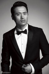 组图：高云翔黑白写真眼神迷离显神秘