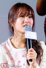 组图：韩星朴宝英为动画片配音 甜美宣传显娇羞