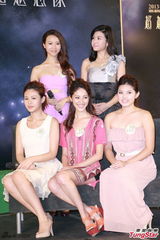 组图：候选港姐亮相辩论赛 佳丽登台秀口才