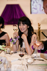 组图：黄奕小洋装清新迷人 与古仔合演新片将上映