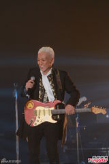 组图：李克勤助阵安全地带开唱 周慧敏现身捧场