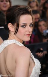 幻灯图集：《月食》洛杉矶首映 主创三人暧昧传情