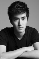 组图：杨立新杨玏登时尚杂志演绎情深父子