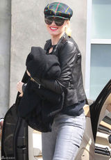 高清组图：格温-史蒂芬妮街拍 机车夹克搭潮鞋