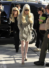 高清组图：林赛-罗韩出席缓刑听证会身形发胖