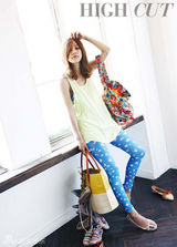 组图：李孝利清凉性感拍写真 穿泳装秀蛮腰酥胸