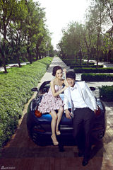 高清图：“荧幕情侣”何润东李依晓拍摄浪漫情侣大片