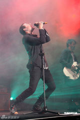 幻灯图：林肯公园主唱切斯特携新团台北激情开唱