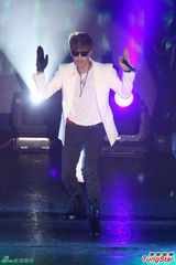 组图：Se7en睽违六年赴台会粉丝秀劲歌热舞