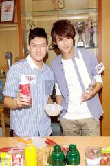 高清组图：AK组合香港秀厨艺 西瓜特饮大获全胜