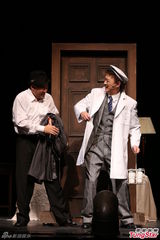 组图：《步步惊笑》天心情不自禁吻金士杰