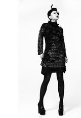 组图：黄绮珊新照全曝光 黑白大片演绎另类时尚