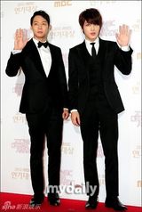 组图：MBC演技大赏女星性感 曹承佑获大奖