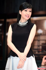 组图：周慧敏否认婚变：我跟老公感情相当好