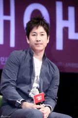 高清组图：林秀晶清纯亮相《我妻子的一切》发布会