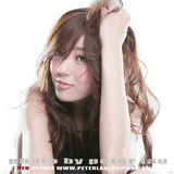 高清组图：周伟童俏皮淑女写真显温柔可爱