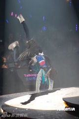 组图：罗志祥“舞法舞天”落幕 吴君如踩高跟鞋助阵