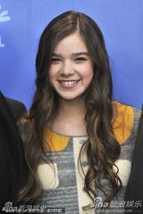 《大地惊雷》发布会 奥斯卡影帝布里奇斯亮相(图)