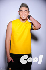 组图：NU'EST-M写真嘻哈潮装颜色夺目