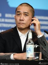 组图：梁朝伟柏林微笑萌状引关注 刘嘉玲未陪伴