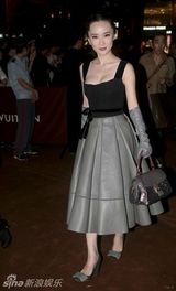 组图：霍思燕赵薇时尚活动争艳 复古典雅两相宜