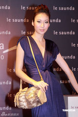 幻灯图：李彩华泰国买楼  Jessica C等名模走秀