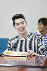 《继承者们》剧本排练 李敏镐邻家金宇彬有型