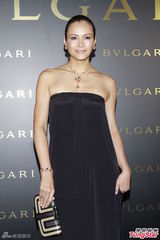 组图：名模马诗慧出席活动望女儿早日戒烟