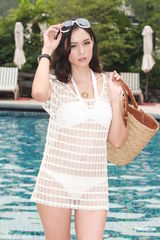 组图：任达华携名模助阵名表 穿潜水衣亮相秀身材