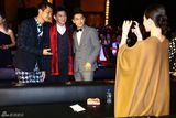 组图：2013微博之夜现场 刘诗诗为吴奇隆等拍照